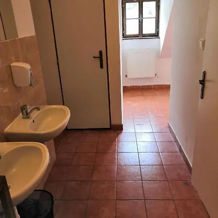 Hostal Skautsky Dom *