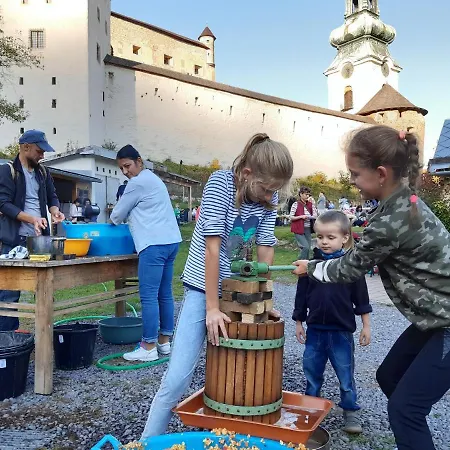 Vandrarhem Skautsky Dom Banská Štiavnica