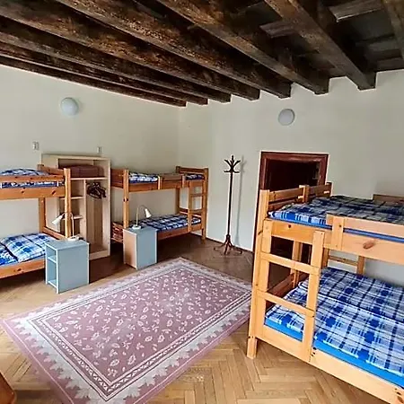 Hostal Skautsky Dom *
