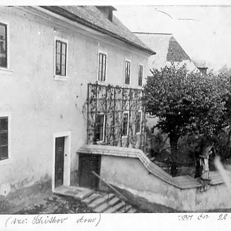 Skautsky Dom Hostal *