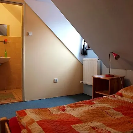 Hostal Skautsky Dom *